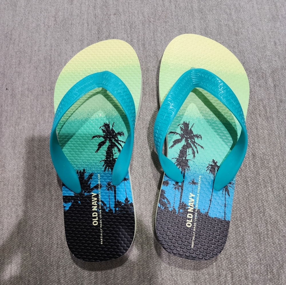 Old Navy Boys Flip Flops sz 12-13
